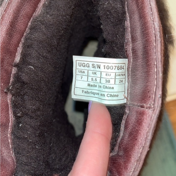 UGG SUEDE BROWN VILET TOSCANA CUFF BLING BOOTS

Size 7 - Picture 4 of 4